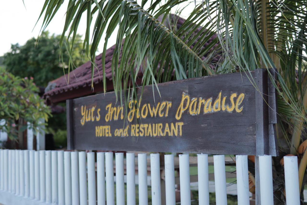 Yut's Inn Flower Paradise Gili Gede Bagian luar foto