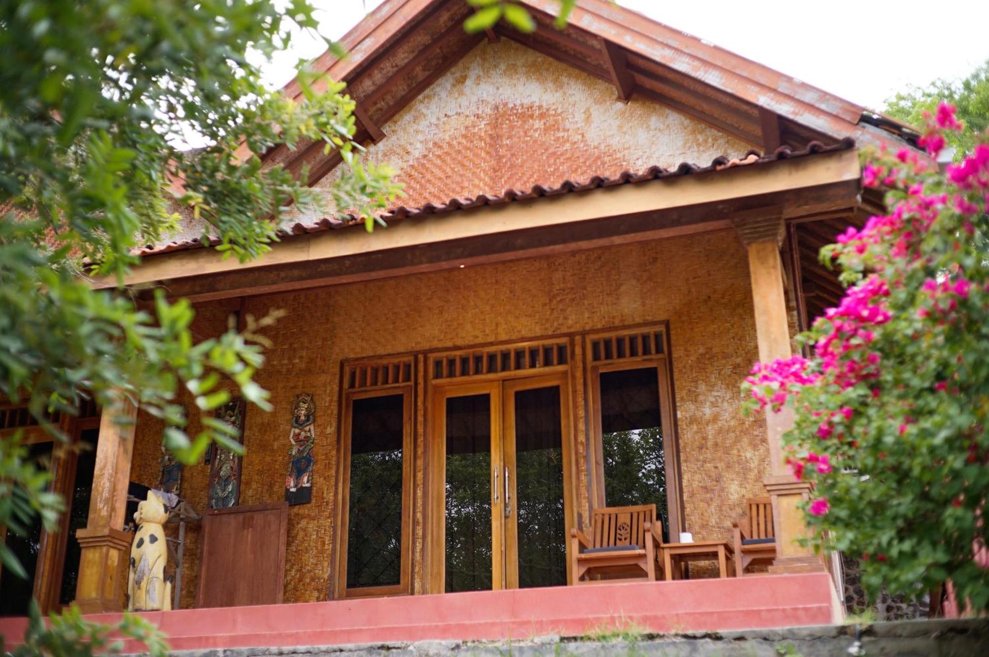 Yut's Inn Flower Paradise Gili Gede Bagian luar foto