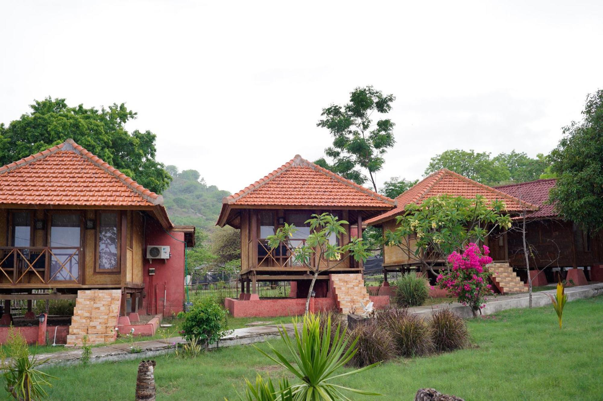 Yut's Inn Flower Paradise Gili Gede Bagian luar foto
